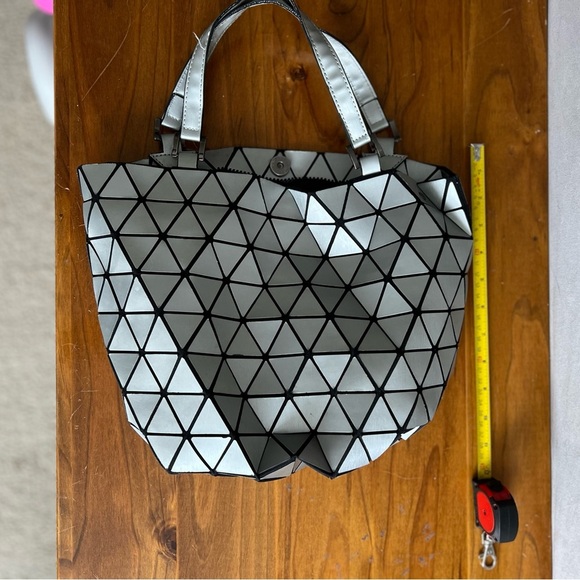 Geometric Silver Tote Bag - Picture 6 of 7